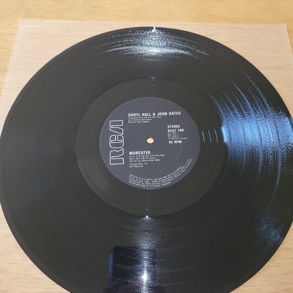 DARYL HALL & JOHN OATES MANEATER ~ DELAYED REACTION 12" 45 RPM Single 1982 LPC - Picture 5 of 8